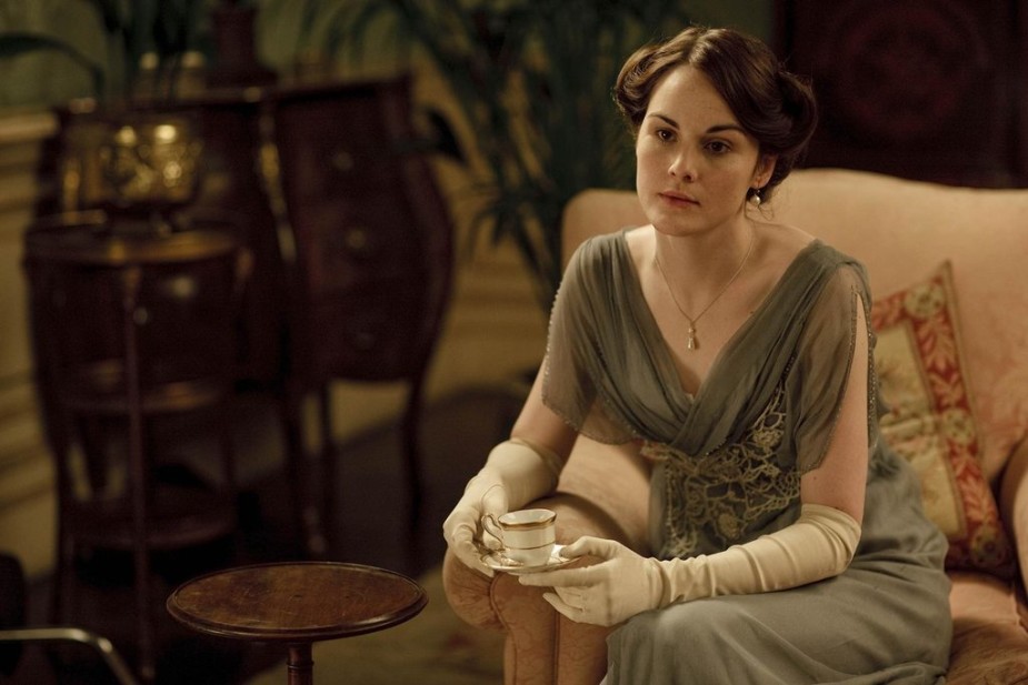 Ever-notice-how-nobody-wears-her-hair-down-Downton-Abbey